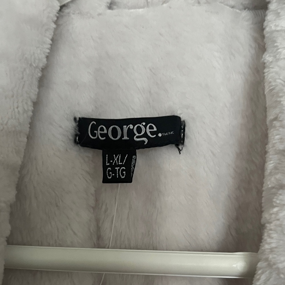 Women's Cozy off-white Robe - Picture 4 of 5
